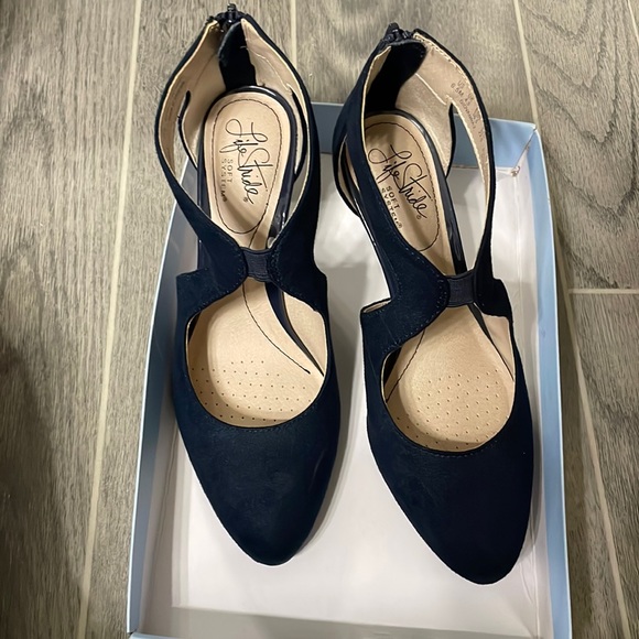 Navy Blue Heels - Picture 1 of 4